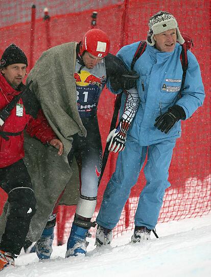 Schwerer Trainingssturz am 20. Januar 2005: Der Österreicher Thomas Graggaber erlitt dabei Serienrippenbrüche sowie schwere Verletzungen an Schulter und Lunge. Schwere Verletzungen, die ihn in seiner weiteren Laufbahn stets begleiteten.