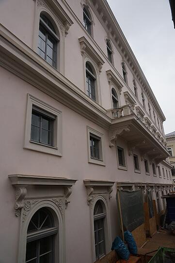 Die klassizistische Fassade wurde bereits 2008 renoviert.