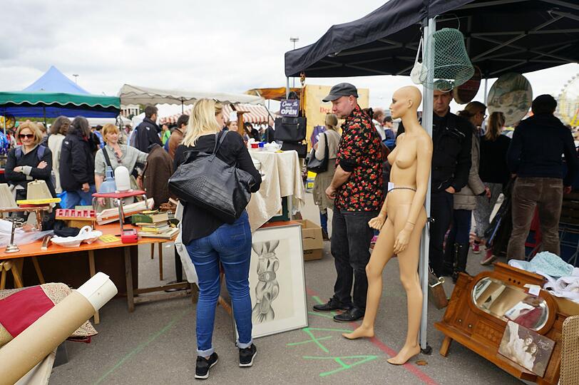 Krimskrams und Raritäten auf Bayerns größtem Flohmarkt: Die Bilder von der Theresienwiese zum Durchklicken.