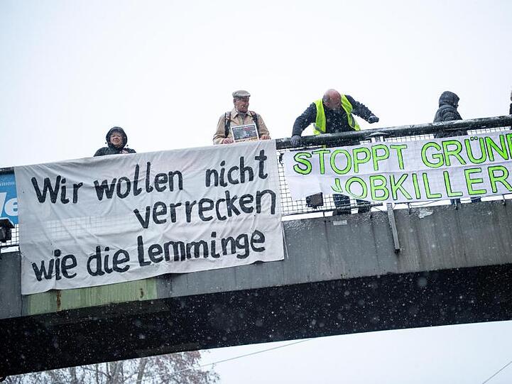 Befürworter und Gegner des Dieselfahrverbots in Stuttgart.