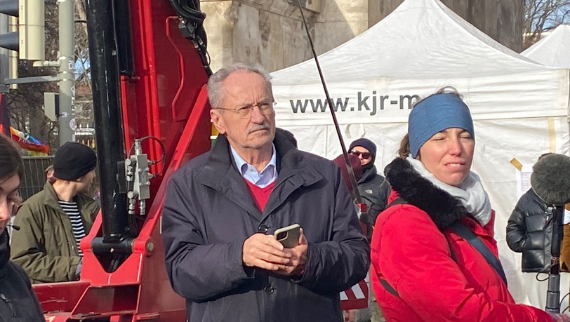 Ein Alt-OB als Demonstrant: Christian Ude am Sonntag. Ein Alt-OB als Demonstrant: Christian Ude am Sonntag.