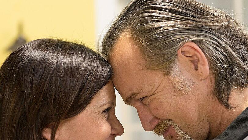 "Unter uns": Robert und Irene finden endlich zusammen "Unter uns": Robert und Irene finden endlich zusammen