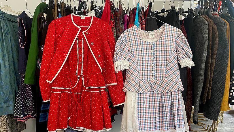 Tracht, aber mal etwas anders. Wer auf der Wiesn herausstechen möchte, zieht einen solchen Dreiteiler an. Tracht, aber mal etwas anders. Wer auf der Wiesn herausstechen möchte, zieht einen solchen Dreiteiler an.
