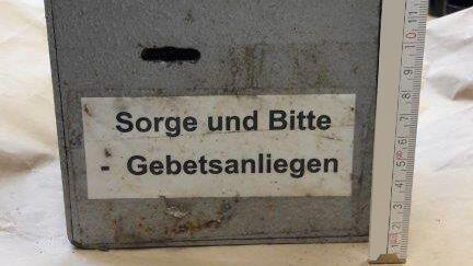 Der Opferstock, der auf einem Spielplatz in München gefunden wurde.