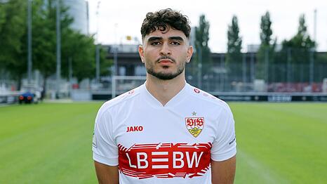 Einst bei der U19 des VfB, jetzt ein L&ouml;we: Emirhan Agzikara