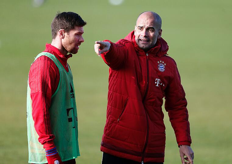 Bilder vom Abschlusstraining des FC Bayern vor dem Abflug nach Katar.