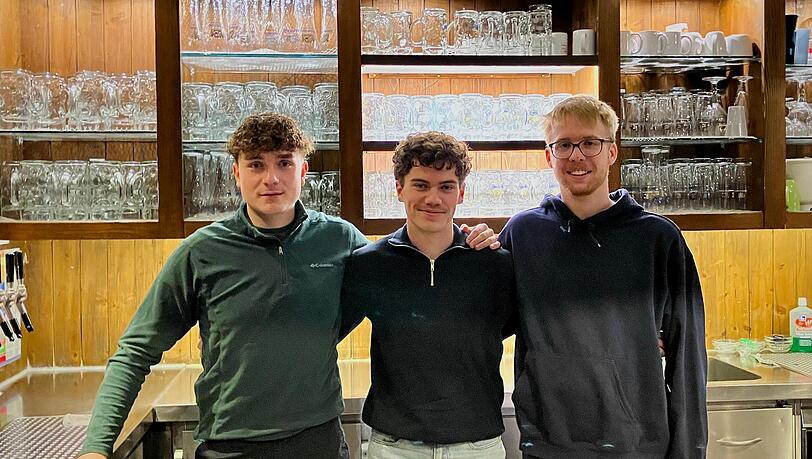 Aziz R&ouml;&szlig;el (v.l.), Simon Kastenberger und Simon Angele vom Verein "Studenten im Olympiazentrum".