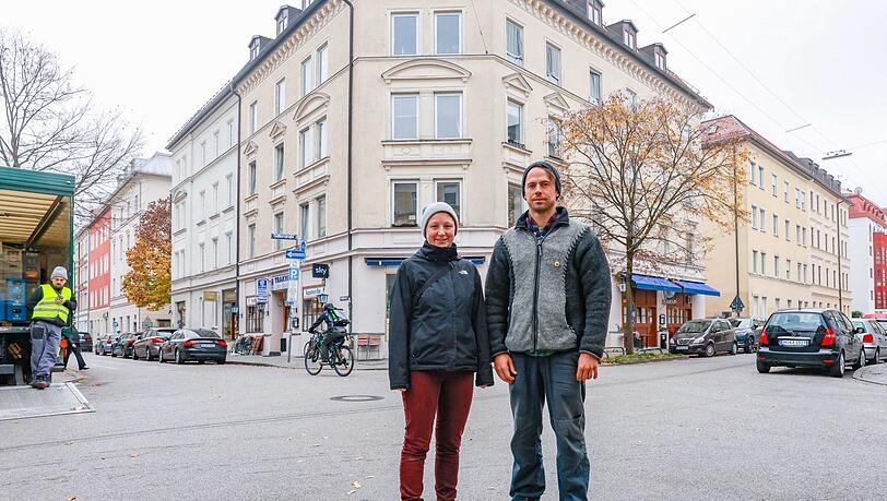Sophia und Hauke wohnen in der Parkstraße 25 im Westend. Sie fürchten sich vor drohenden Mieterhöhungen.