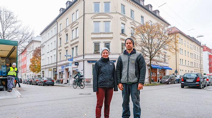 Sophia und Hauke wohnen in der Parkstraße 25 im Westend. Sie fürchten sich vor drohenden Mieterhöhungen.