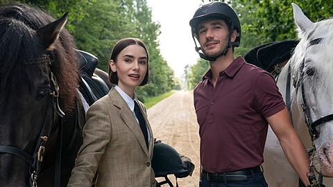 Lily Collins und Eugenio Franceschini in "Emily in Paris".