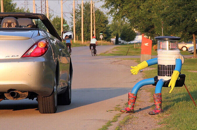 Ausgesetzt an einer Autobahn brauchte der "hitchBOT" nicht einmal vier Wochen von der Ost- an die Westküste Kanadas.