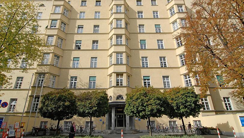 Prinzipiell soll das Gebäude von der Klinik an die Landeshauptstadt zurückgegeben werden. Wann genau das sein wird, steht noch nicht fest.