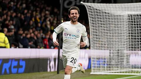 Bernardo Silva schoss Manchester City mit zwei Treffern zum Sieg in Watford.