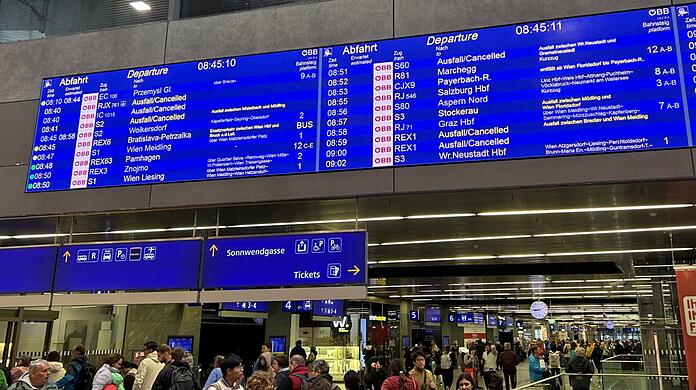 Das Hochwasser führte zu massiven Problemen im Bahnverkehr.