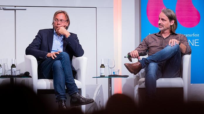 Richard David Precht (r) und Harald Welzer.