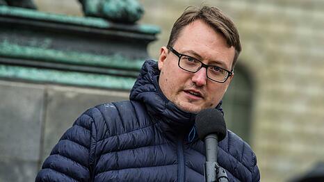 Felix Sproll von Volt verlässt die SPD-Fraktion. Doch, ob er sich den Grünen anschließen darf, ist unklar.