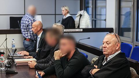 Der Richter macht den Angeklagten keine großen Hoffnungen.