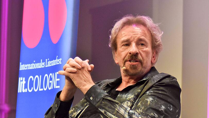 Thomas Gottschalk geht an Bord eines Luxusdampfers.