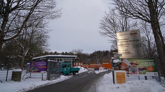 Der Wertstoffhof an der Thalkirchner Straße 260. Hier kann man Sperrmüll, Bauschutt, Elektroschrott, Medikamente und mehr abliefern.