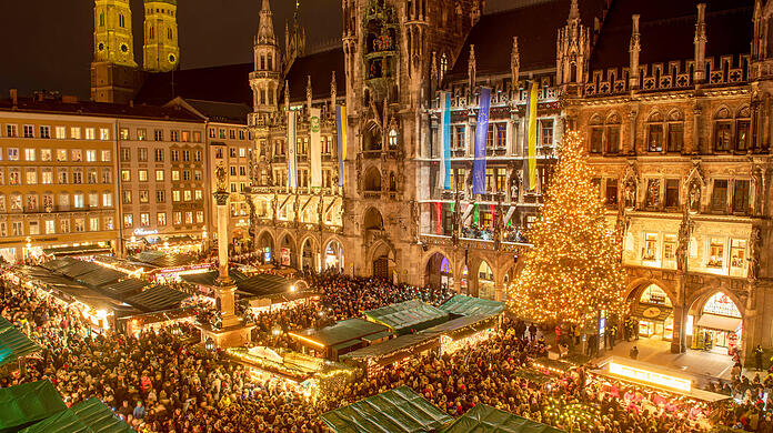 Immer wieder ein Hinkucker: Der Münchner Christkindlmarkt am Marienplatz bei der Eröffnung 2023.