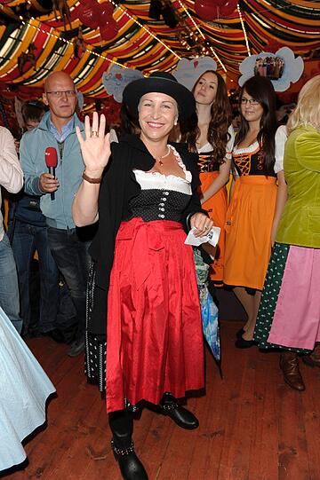 Regine Sixt's Damenwiesn: Die Münchner Lady-Elite trifft sich im Hippdrom. Die Bilder
