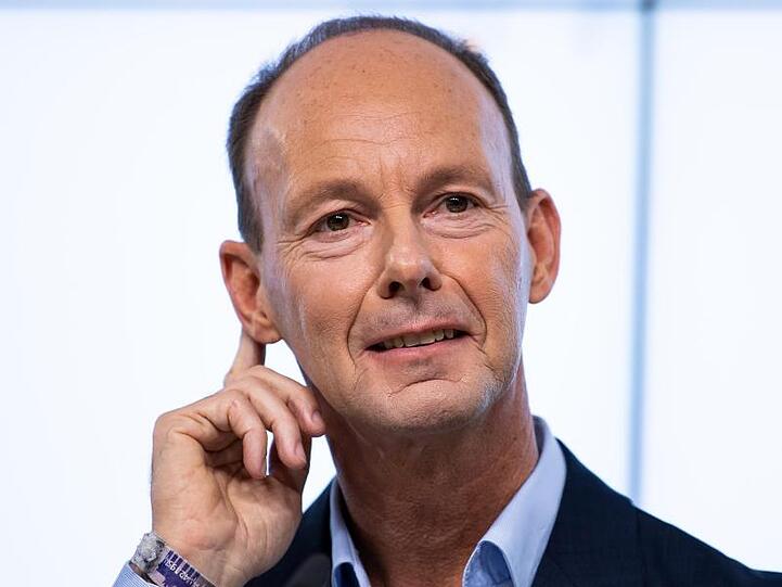 Thomas Rabe, Vorstandsvorsitzender, äußert sich auf der Bilanz-Pressekonferenz der Bertelsmann SE & Co. KGaA. Foto: Bernd von Jutrczenka/dpa/Archiv