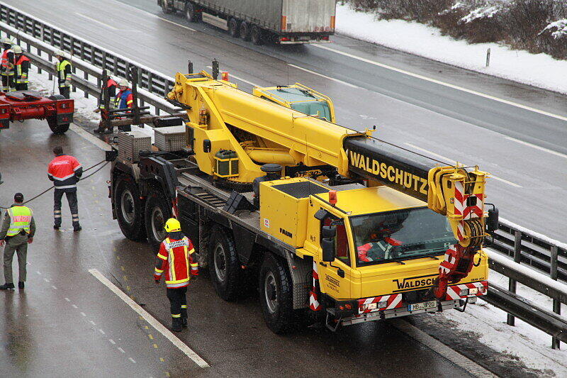 Schwerer Lkw-Unfall auf der A 8 in Richtung Salzburg: Die Bilder