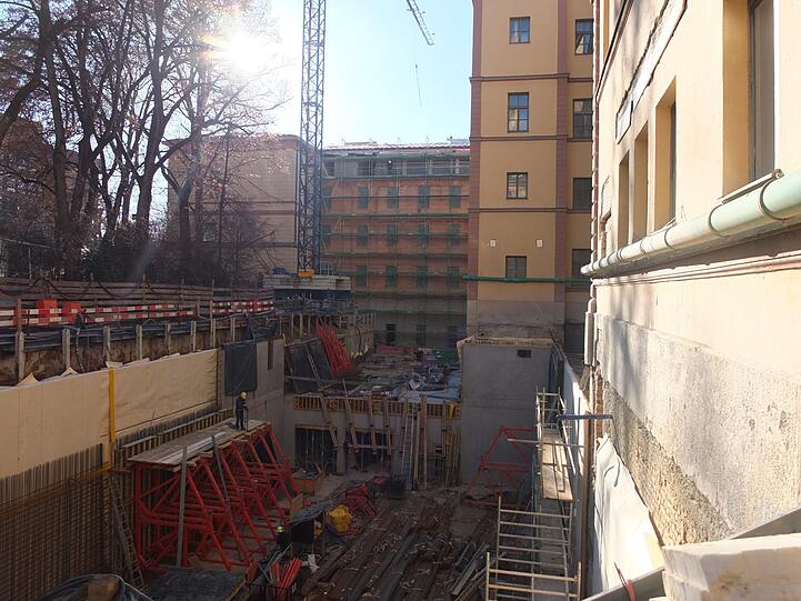 Drei Jahre lang wurde hier gebaut, nun erstrahlt das Wilhelmsgymnasium wieder in altem Glanz.