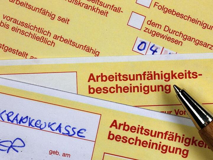 Die Diagnose Covid-19 kommt laut Techniker-Chef Baas im Krankenstand vergleichsweise selten vor. Demnach waren im Mai nur 0,35 Prozent der krankgemeldeten Beschäftigten davon betroffen.