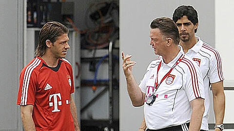 Bald kein Bayer mehr? Martin Demichelis mit Trainer Louis van Gaal.