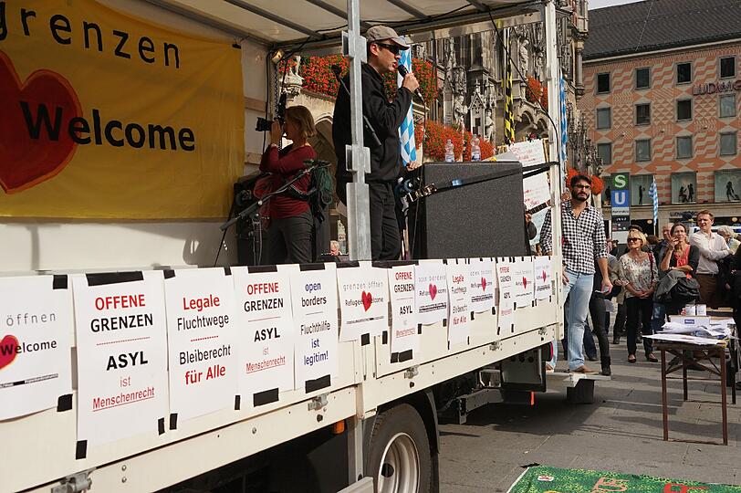 Gegen Asylrechtsverschäfungen - für offene Grenzen: Bilder von der Demo am Samstag.