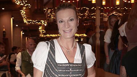 Maria Riesch ist ein gro&szlig;er Fan der Wiesn und hat das Festgel&auml;nde noch ein letztes Mal f&uuml;r 2026 besucht.