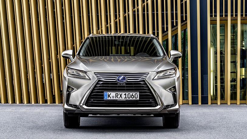 Der Kühlergrill des Lexus RX L trägt den Beinamen "Diabolo" - wohl wegen des grimmigen Blicks.