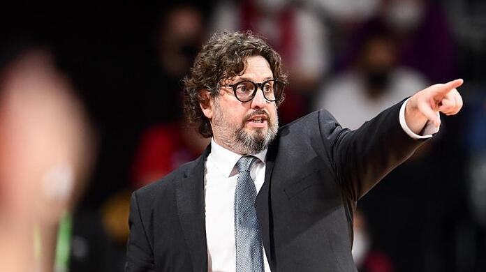 Trainer Andrea Trinchieri.