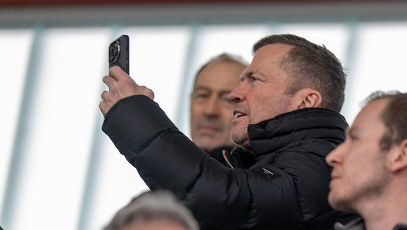 Beim Spitzenspiel im Stadion: Rekordnationalspieler Lothar Matth&auml;us.