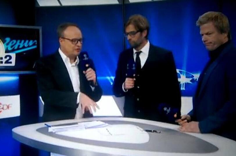 Streithansl im ZDF: Jürgen Klopp und Oliver Kahn mit Moderator Oliver Welke (l.) am Mittwoch im ZDF-Studio.