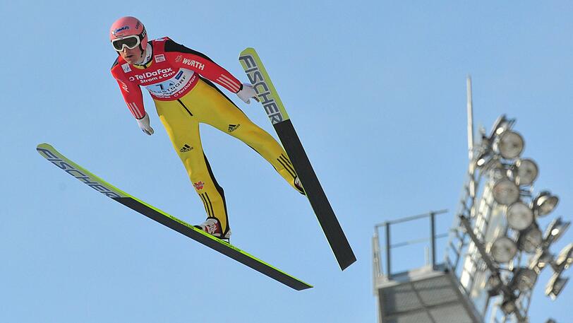 Verlierer Severin Freund: Der 29-jährige Skispringer verpasste nach einem Kreuzbandriss die Nordische Ski-WM in Lahti, kämpfte sich wieder heran - und erlitt erneut einen Kreuzbandriss. Die Olympischen Spiele in Pyeongchang finden ohne den früheren Weltmeister statt.