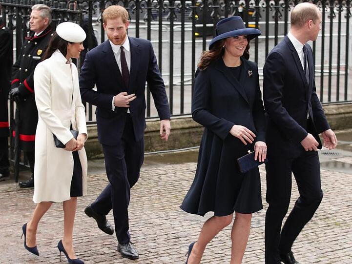 Die britischen Prinzen treffen bei einer Gala zum Gedenken an die Toten des Ersten Weltkriegs in der Londoner Royal Albert Hall aufeinander. Auch die Herzoginnen Kate und Meghan, Herzogin von Sussex, werden dabei sein.