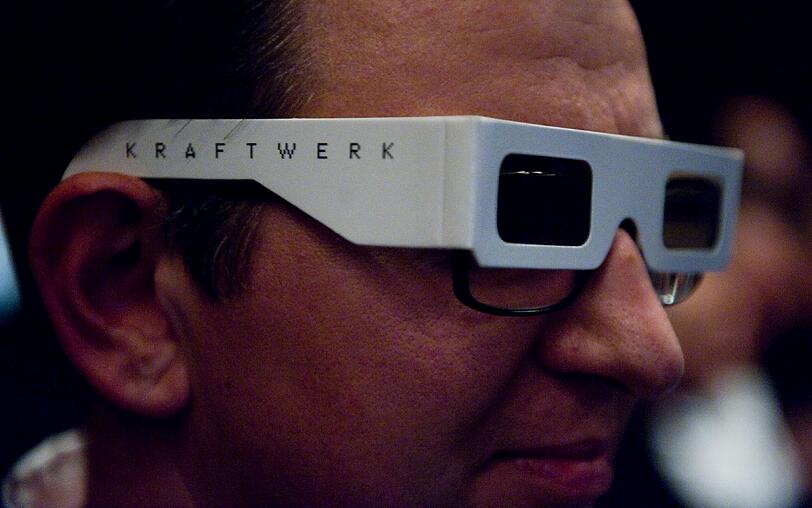 Mit ihren alten Hits "Das Model" oder "Autobahn" kann die 1970 gegründete Band Kraftwerk nach wie vor ihre Fans begeistern. Eine 3D-Show tut dabei ihr Übriges.