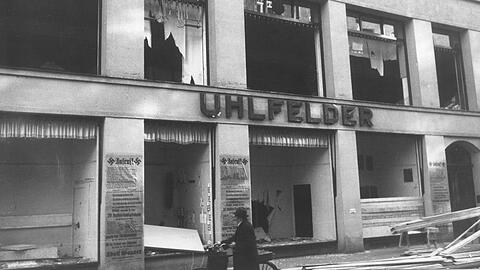 Das Kaufhaus Uhlfelder im Rosental 12-16: Die Fensterscheiben wurden eingeschlagen, die Inneneinrichtung komplett zerstört. Weitere Fotos vom 10. November in München finden Sie in der Bilderstrecke.