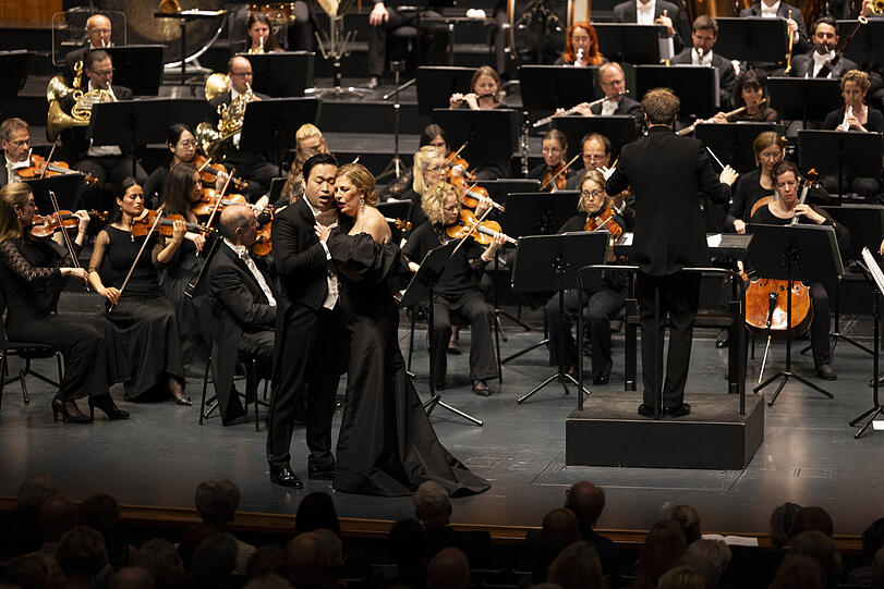 Sondra Radvanovsky mit Seojong Baek und dem Mozarteumorchester.