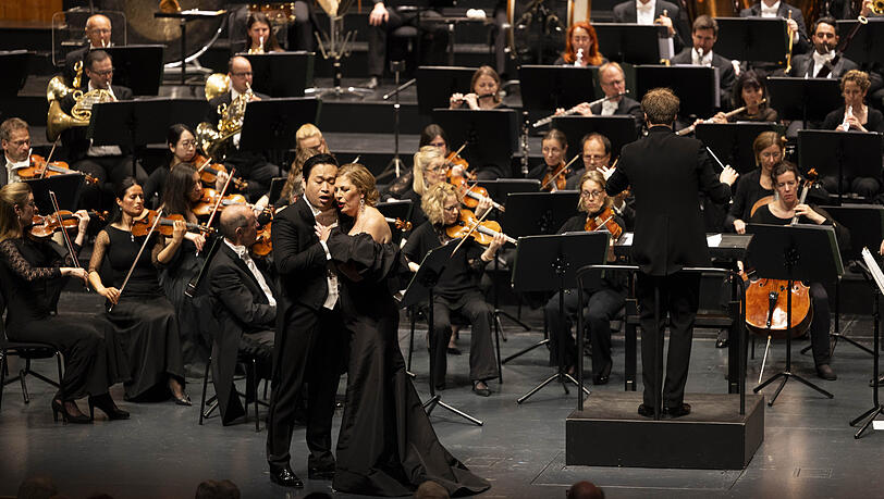 Sondra Radvanovsky mit Seojong Baek und dem Mozarteumorchester. Sondra Radvanovsky mit Seojong Baek und dem Mozarteumorchester.