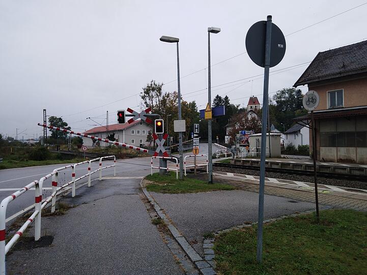 Am Bruckberger Bahnhof sind zwei Schüler ums Leben gekommen.