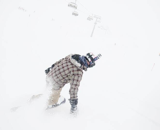 Endlich hat das Warten ein Ende: Die Ski-Saison in Bayern hat begonnen. Schon am ersten Wochenende tummelten sich rund 1.000 Wintersport-Fans allein auf der Zugspitze. Die Bilder.