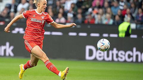 Bayerns Lea Schüller. Schüller erzielte beim 2:1-Sieg in Essen am Samstag das 1:0.