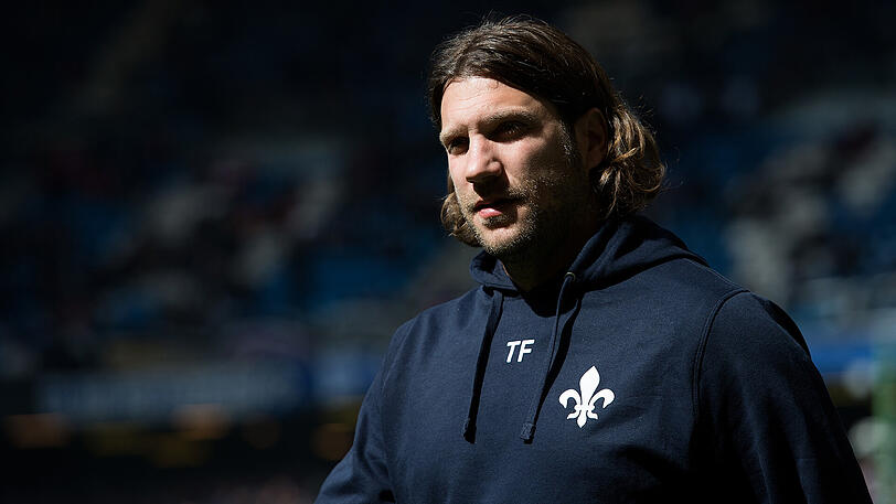 Torsten Frings: Erstmals aufgestiegen zu einem Cheftrainer - und nach einem halben Jahr in die Zweite Liga abgestiegen. Der Ex-Nationalspieler und langjährige Werderaner heuerte beim SV Darmstadt 98 an. Das passte: In der nostalgischen Umgebung am Böllenfalltor schätzt man den rustikalen Fußball. Der 40-jährige darf bleiben und soll die "Lilien" im Unterhaus aufblühen lassen.