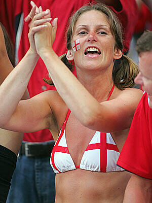 Die schrägsten und lustigsten England-Fans. Euch wollen wir bei der Frauen-WM nicht jubeln sehen. Die Bilder.