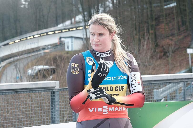 Natalie Geisenberger am Rande des Rennrodel-Weltcups  in Winterberg. (Archivbild)