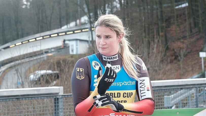 Natalie Geisenberger am Rande des Rennrodel-Weltcups in Winterberg. (Archivbild) Natalie Geisenberger am Rande des Rennrodel-Weltcups in Winterberg. (Archivbild)