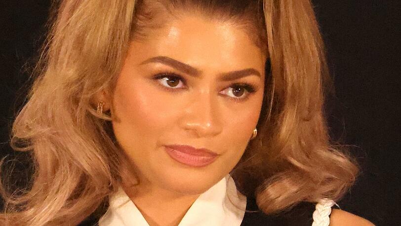 Zendaya unterstützte ihren Partner Tom Holland bei seiner Shakespeare-Premiere. Zendaya unterstützte ihren Partner Tom Holland bei seiner Shakespeare-Premiere.